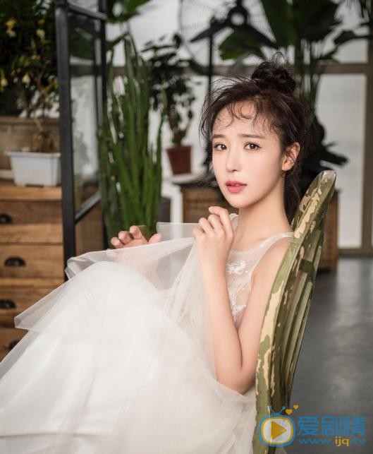 王曼妮气质写真 王曼妮高清写真_王曼妮高清剧照