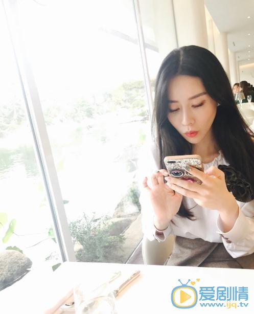 王曼妮生活照 王曼妮高清写真_王曼妮高清剧照