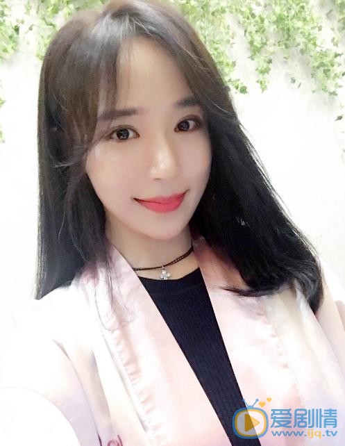 王曼妮生活照 王曼妮高清写真_王曼妮高清剧照