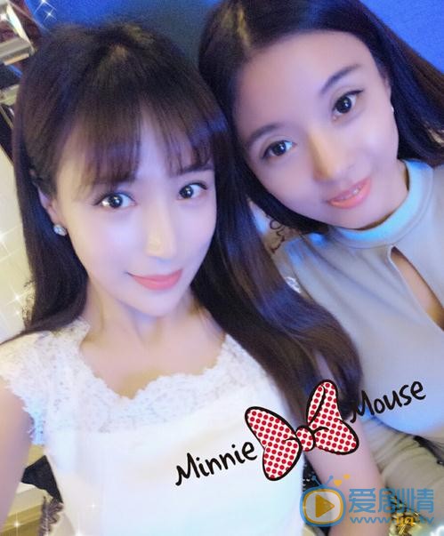 王曼妮与人合照 王曼妮高清写真_王曼妮高清剧照