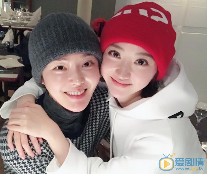 刘海蓝与人合照 刘海蓝高清写真_刘海蓝高清剧照