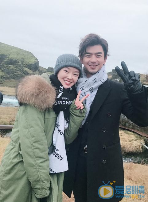 刘海蓝与人合照 刘海蓝高清写真_刘海蓝高清剧照