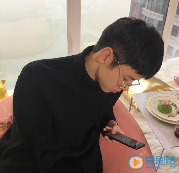 任胤菘文艺写真 任胤菘高清写真_任胤菘高清剧照