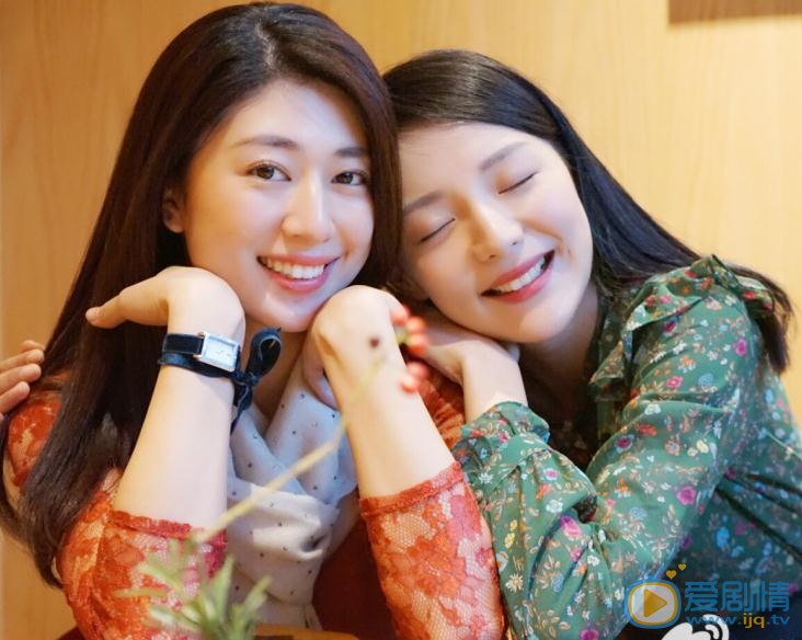 姜冰洁与人合照 姜冰洁高清写真_姜冰洁高清剧照