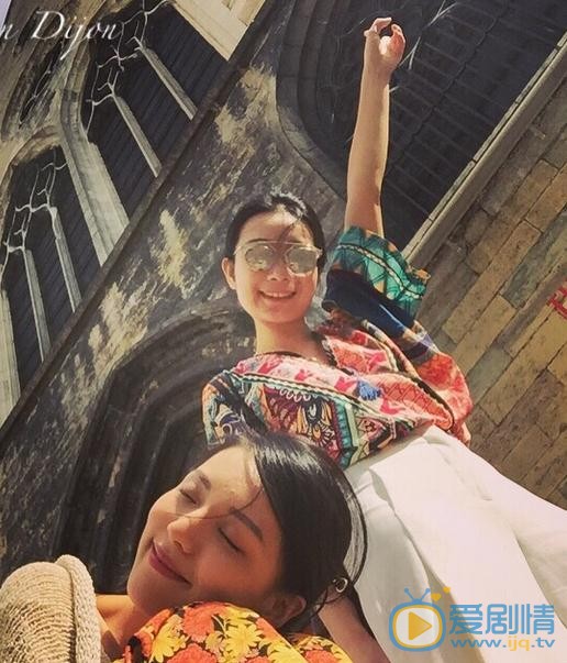 姜冰洁与人合照 姜冰洁高清写真_姜冰洁高清剧照
