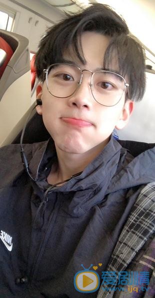 费启鸣可爱照 费启鸣高清写真_费启鸣高清剧照