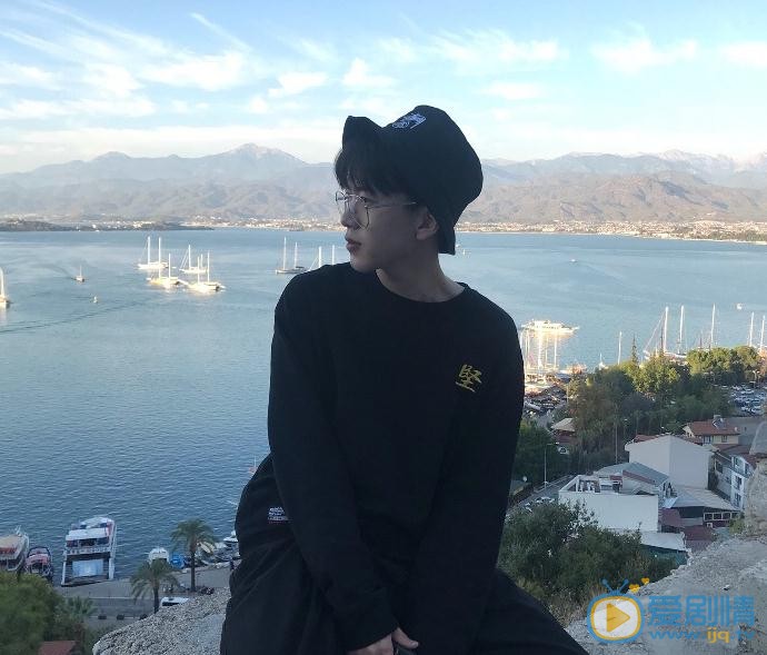 费启鸣旅游照 费启鸣高清写真_费启鸣高清剧照