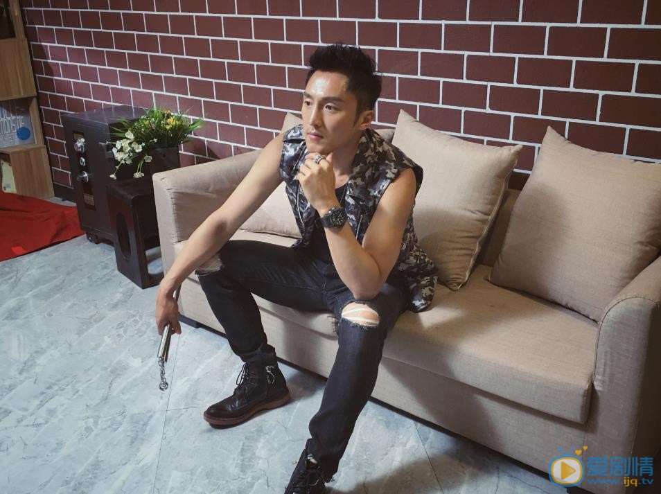 李东翰街拍大片 李东翰高清写真_李东翰高清剧照
