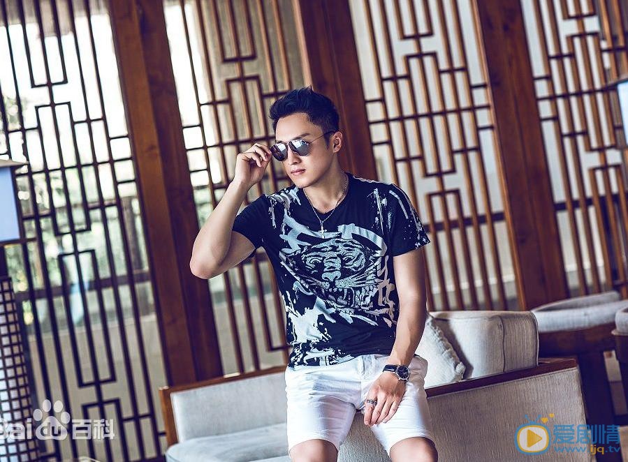李东翰街拍大片 李东翰高清写真_李东翰高清剧照