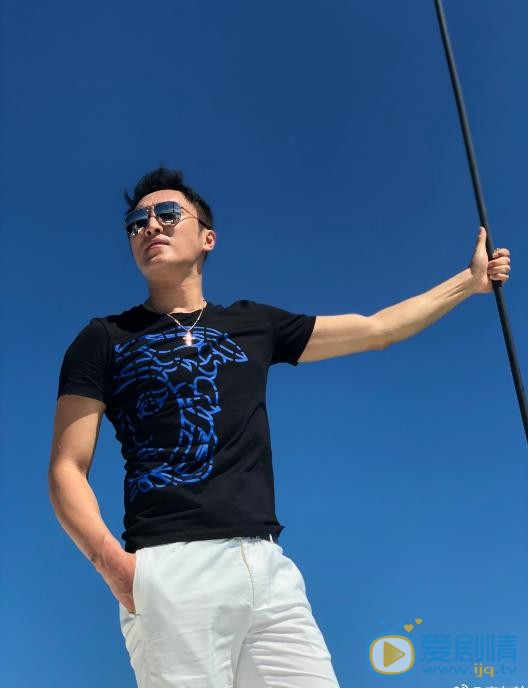 李东翰街拍大片