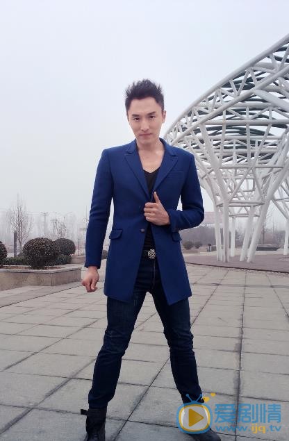 李东翰绅士写真 李东翰高清写真_李东翰高清剧照