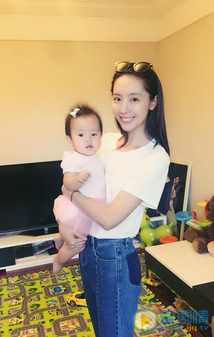 陶珞依与人合照 陶珞依高清写真_陶珞依高清剧照