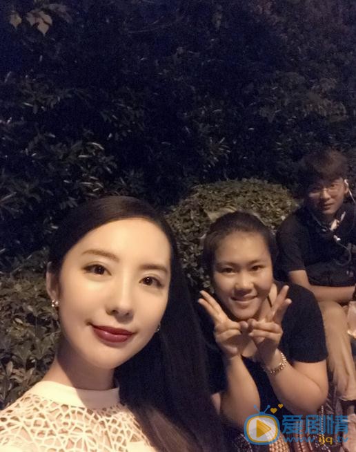 陶珞依与人合照 陶珞依高清写真_陶珞依高清剧照