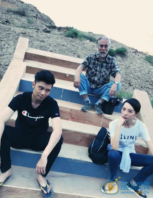陶珞依与人合照 陶珞依高清写真_陶珞依高清剧照
