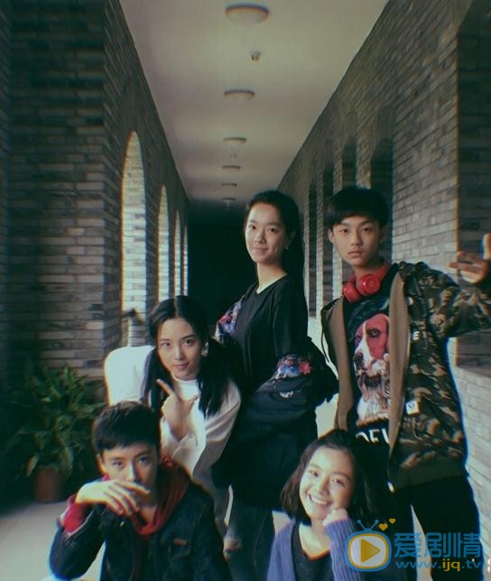 李庚希《同学两亿岁》剧照 李庚希高清写真_李庚希高清剧照