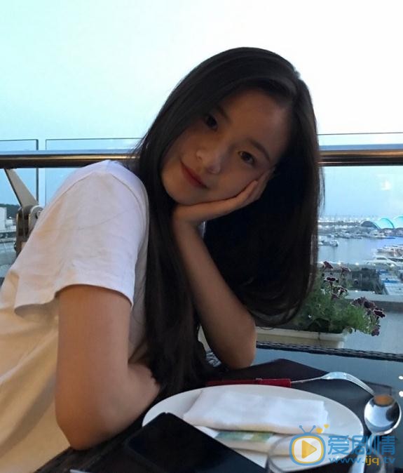 李庚希童年照 李庚希高清写真_李庚希高清剧照