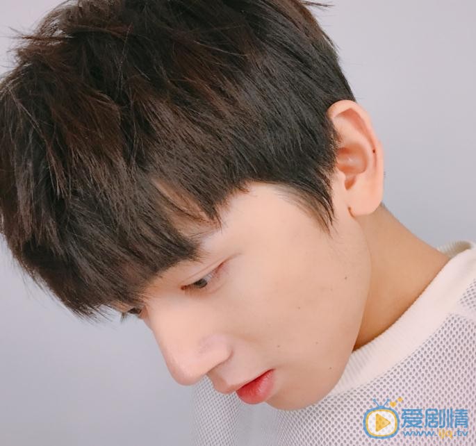 李砚生活照 李砚高清写真_李砚高清剧照