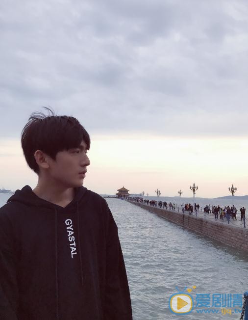 李砚生活照 李砚高清写真_李砚高清剧照