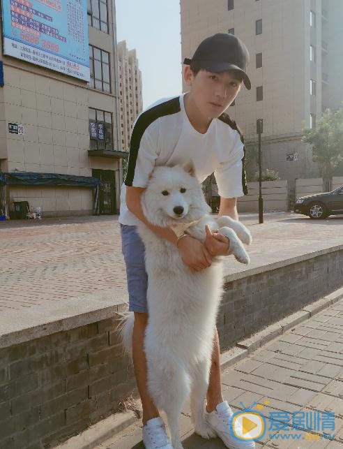 李砚生活照 李砚高清写真_李砚高清剧照