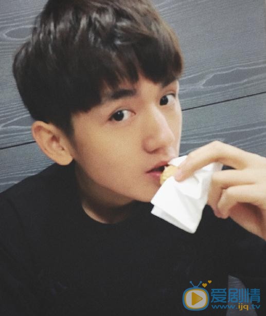 李砚生活照 李砚高清写真_李砚高清剧照