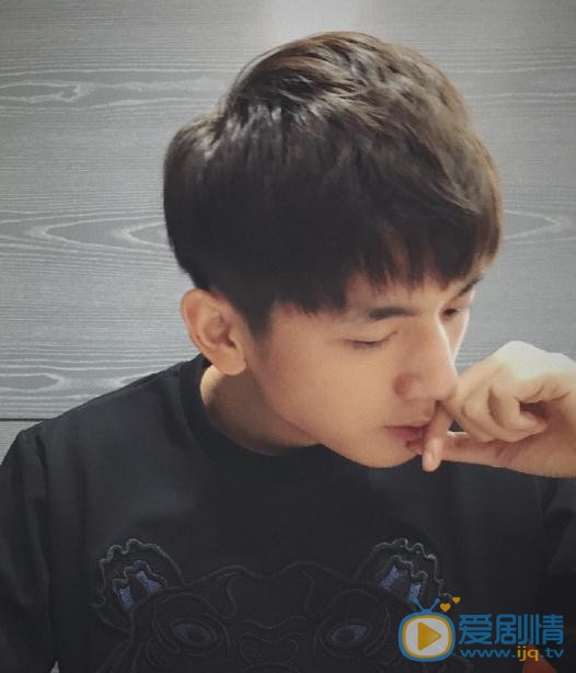 李砚生活照 李砚高清写真_李砚高清剧照