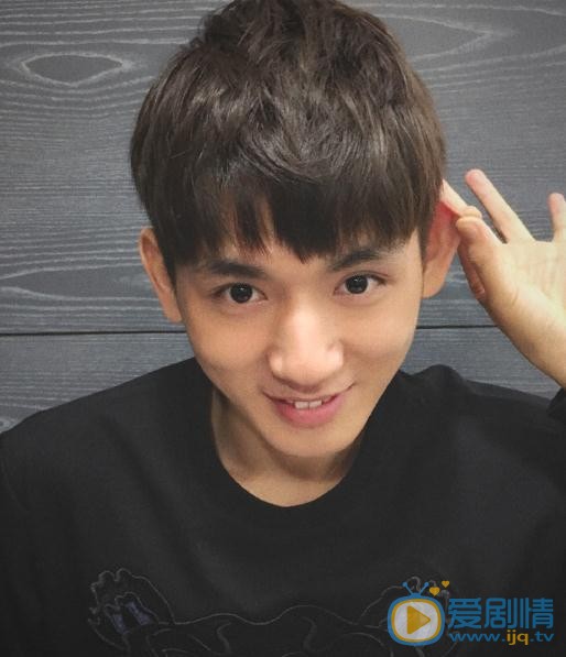 李砚生活照 李砚高清写真_李砚高清剧照