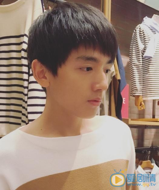 李砚生活照 李砚高清写真_李砚高清剧照