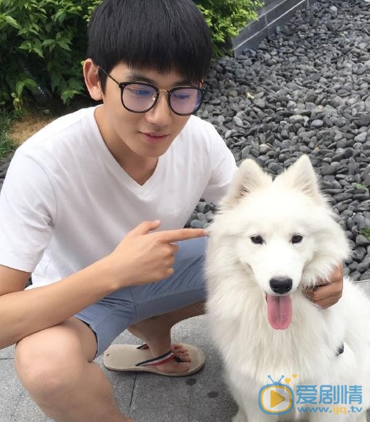 李砚生活照 李砚高清写真_李砚高清剧照