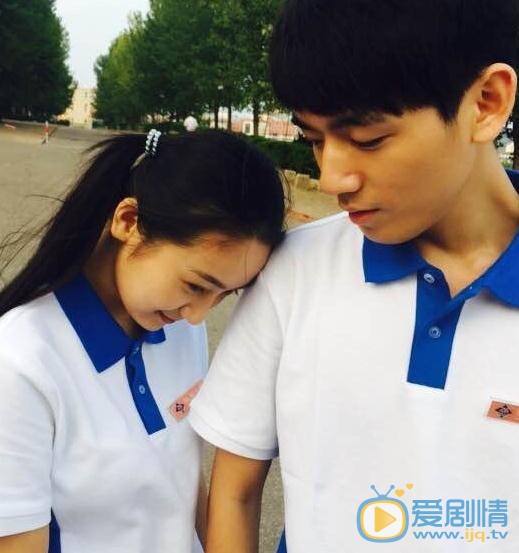 李砚与人合照 李砚高清写真_李砚高清剧照