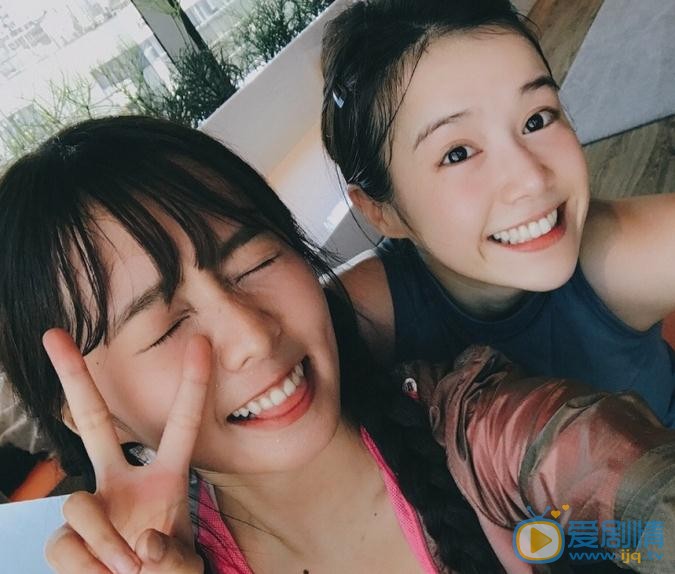 李佳颖与人合照 李佳颖高清写真_李佳颖高清剧照