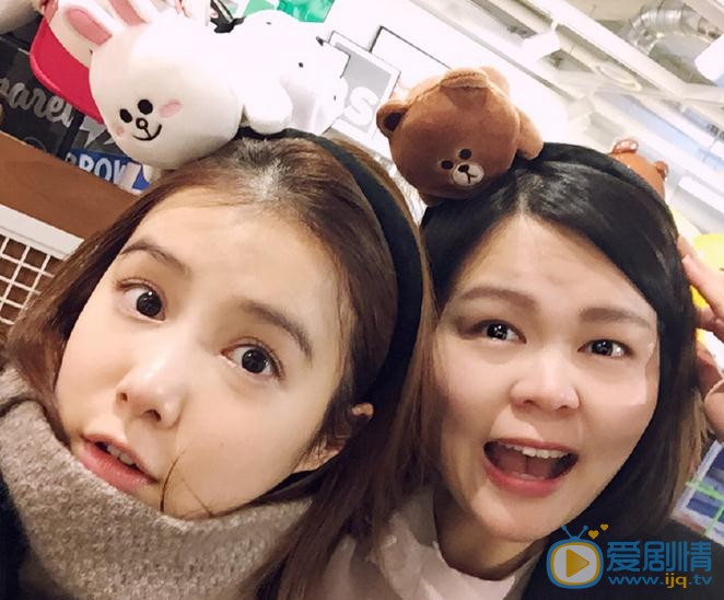 李佳颖与人合照 李佳颖高清写真_李佳颖高清剧照