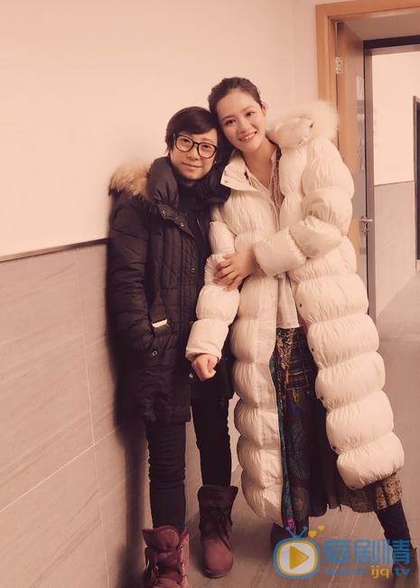 覃文静与人合照 覃文静高清写真_覃文静高清剧照