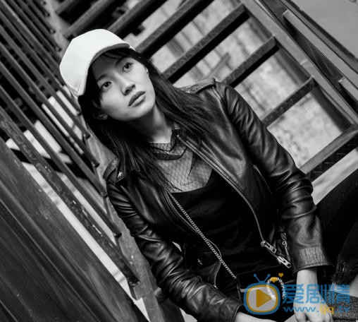 杨小兰黑白写真 杨小兰高清写真_杨小兰高清剧照