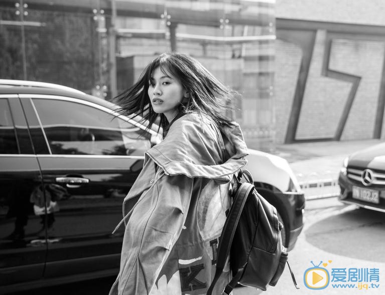 杨小兰黑白写真 杨小兰高清写真_杨小兰高清剧照