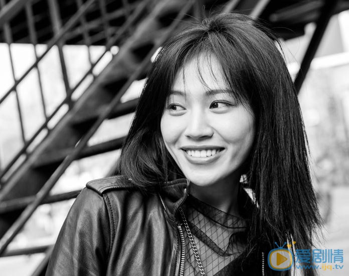 杨小兰黑白写真 杨小兰高清写真_杨小兰高清剧照