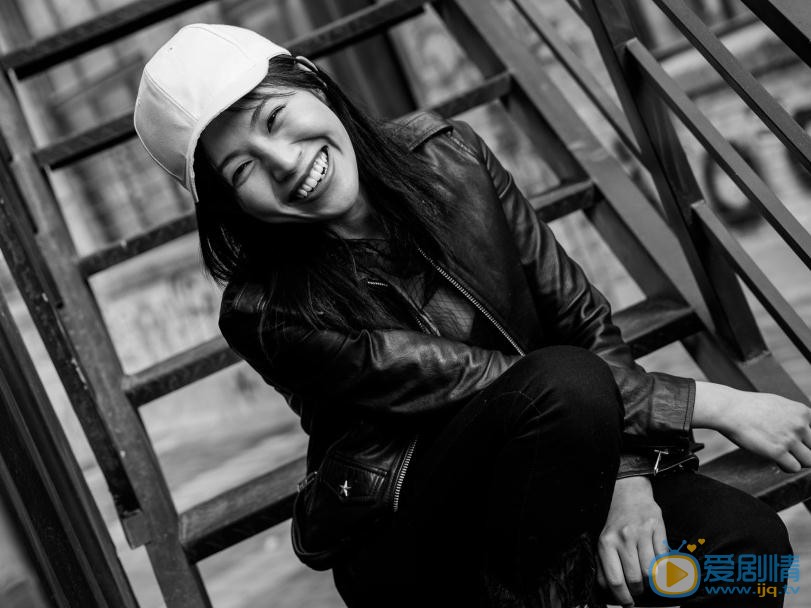 杨小兰黑白写真 杨小兰高清写真_杨小兰高清剧照