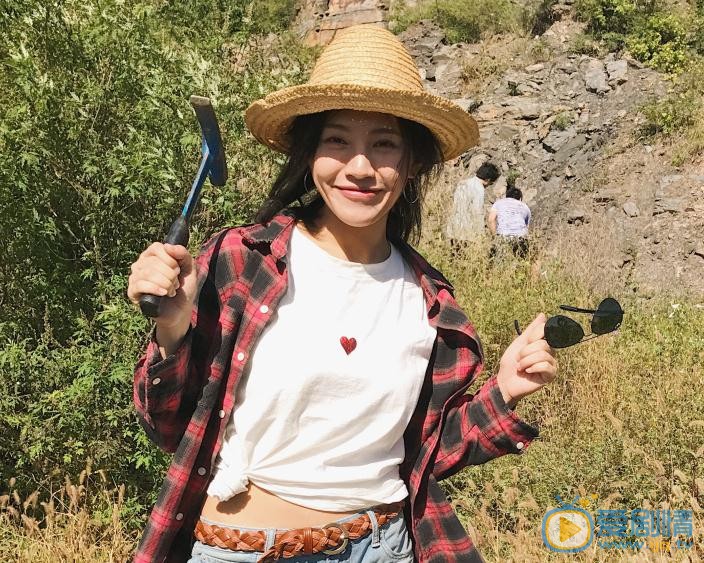 杨小兰街拍写真 杨小兰高清写真_杨小兰高清剧照