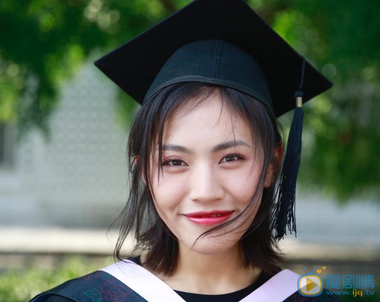 杨小兰毕业照 杨小兰高清写真_杨小兰高清剧照