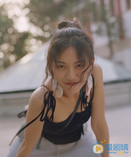 杨小兰夏日写真 杨小兰高清写真_杨小兰高清剧照