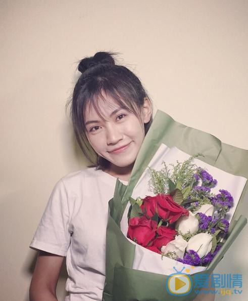 杨小兰生活照 杨小兰高清写真_杨小兰高清剧照