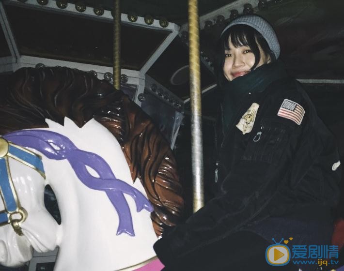 杨小兰夜色写真 杨小兰高清写真_杨小兰高清剧照