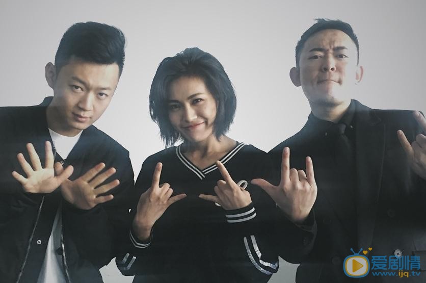 杨小兰与人合照 杨小兰高清写真_杨小兰高清剧照