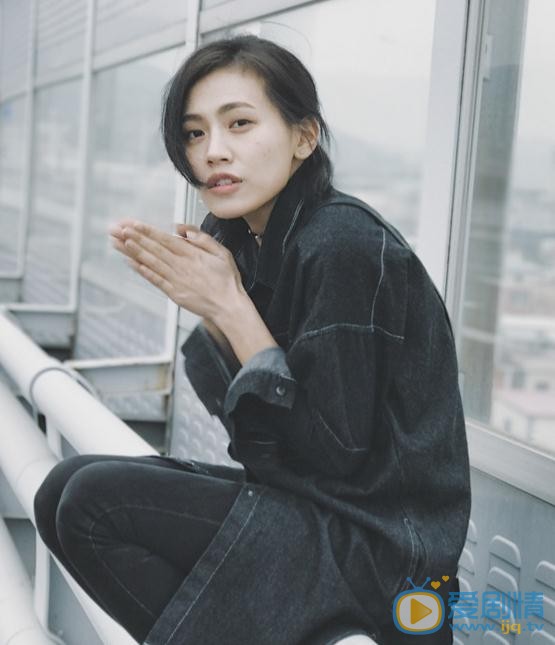 杨小兰街拍写真 杨小兰高清写真_杨小兰高清剧照