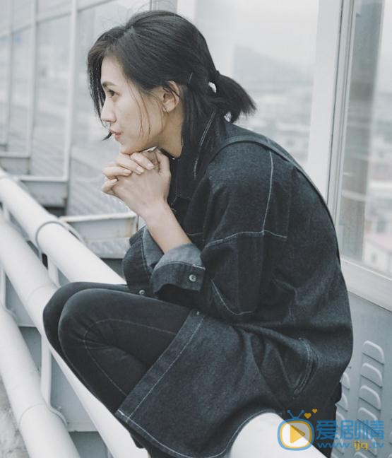 杨小兰街拍写真 杨小兰高清写真_杨小兰高清剧照