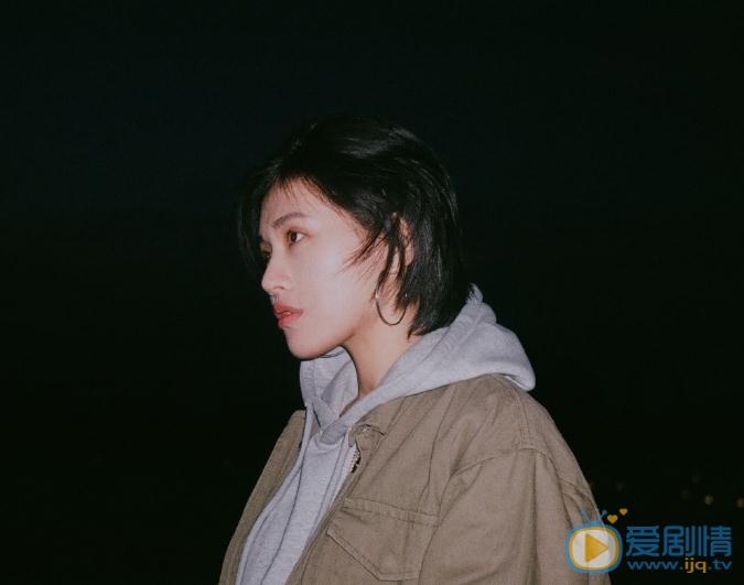 杨小兰夜色写真 杨小兰高清写真_杨小兰高清剧照
