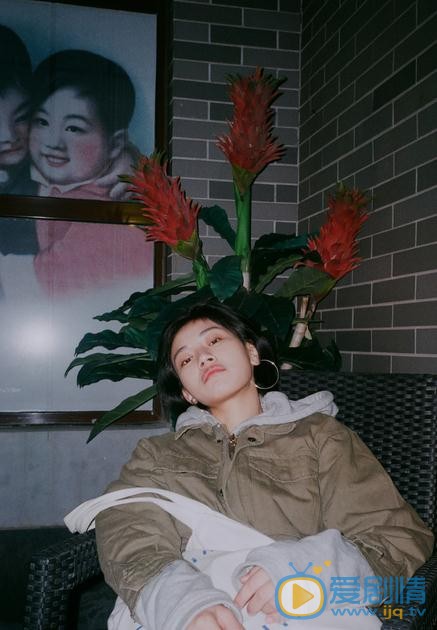 杨小兰夜色写真 杨小兰高清写真_杨小兰高清剧照