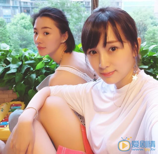 鲁佳妮朋友合照 鲁佳妮高清写真_鲁佳妮高清剧照
