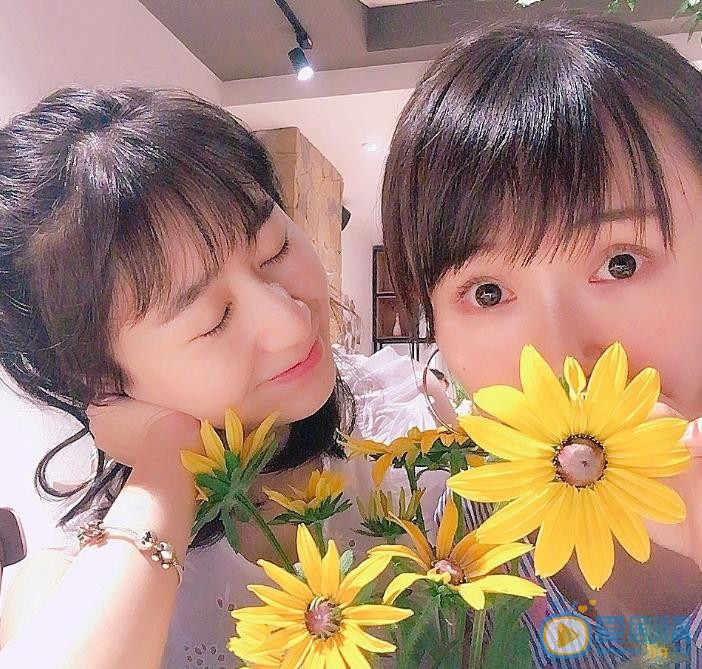 鲁佳妮朋友合照 鲁佳妮高清写真_鲁佳妮高清剧照