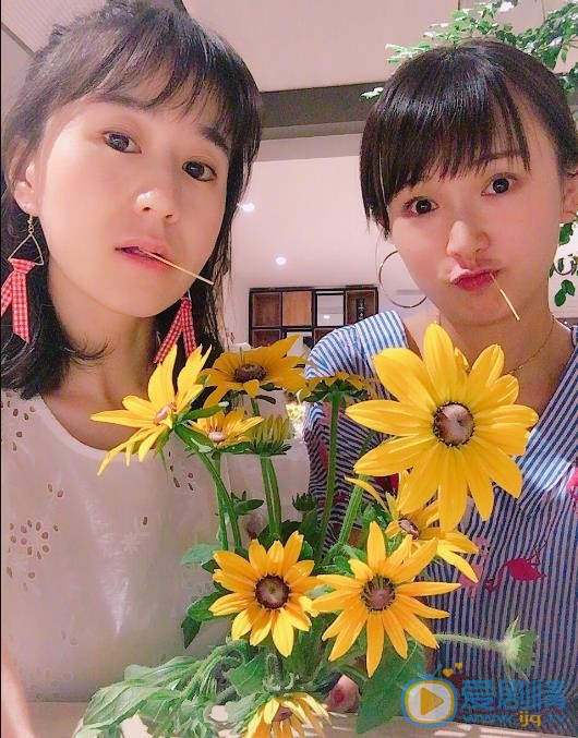 鲁佳妮朋友合照 鲁佳妮高清写真_鲁佳妮高清剧照