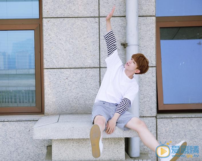 蔡徐坤可爱写真 蔡徐坤高清写真_蔡徐坤高清剧照